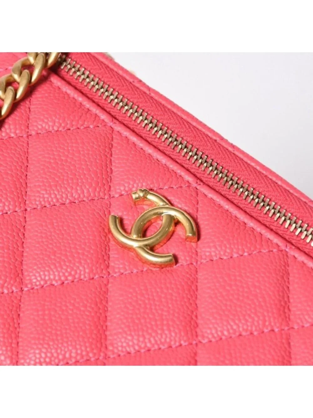 Chanel Quilted Caviar Leather Small Vanity Case Pink Makeup Bag Gold